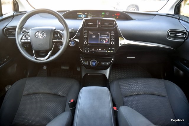 2021 Toyota Prius L photo 12