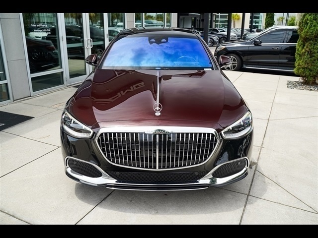 2023 Mercedes Benz S Maybach 580 4MATIC photo 2