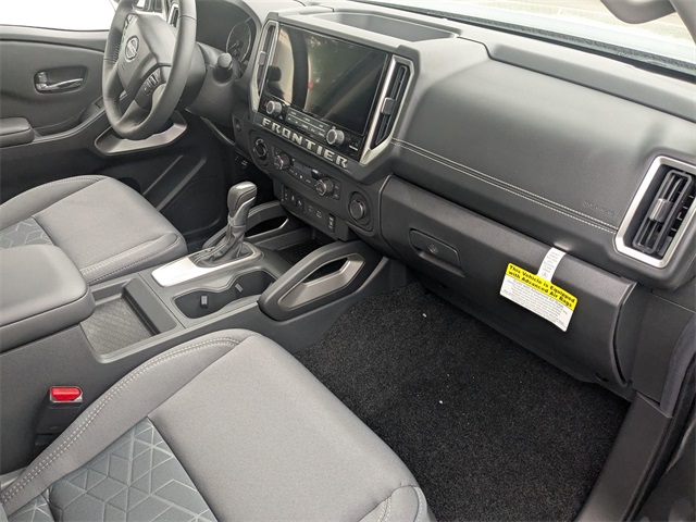 2025 Nissan Frontier SV photo 21