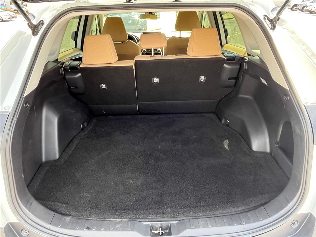 2021 Toyota RAV4 LE photo 21