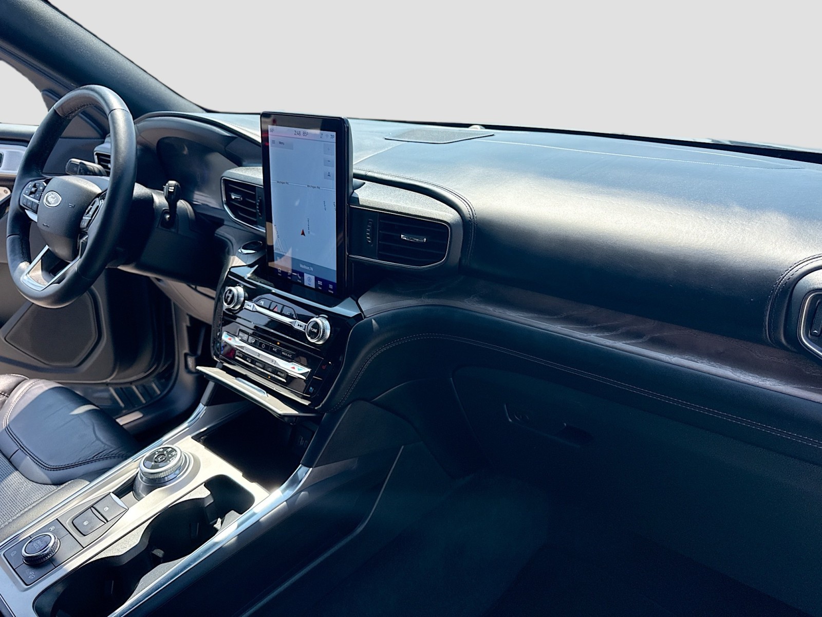 2022 Ford Explorer Platinum photo 30