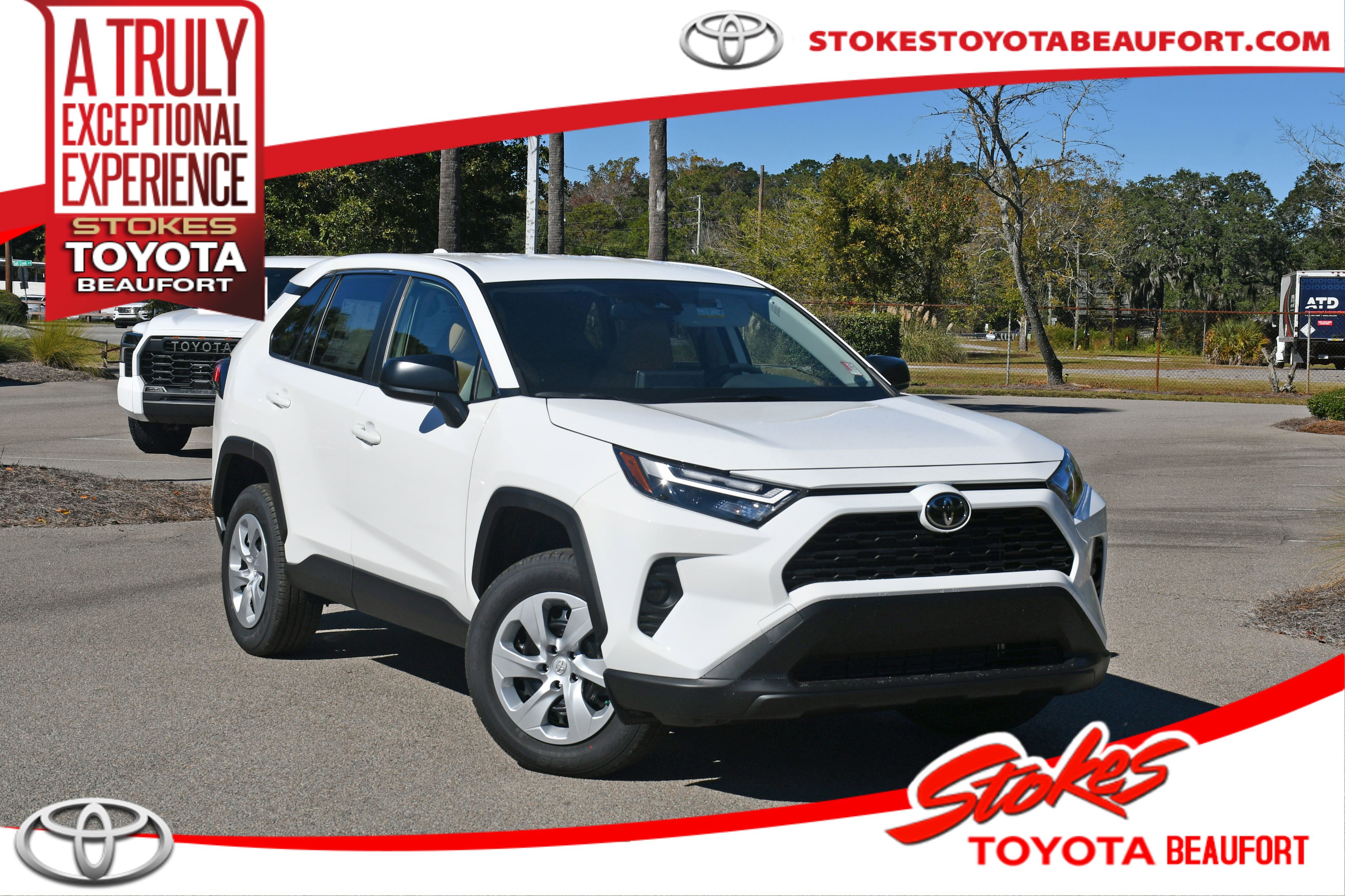 2025 Toyota RAV4 LE's photo