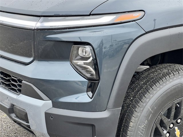 2025 Chevrolet Silverado EV LT photo 10