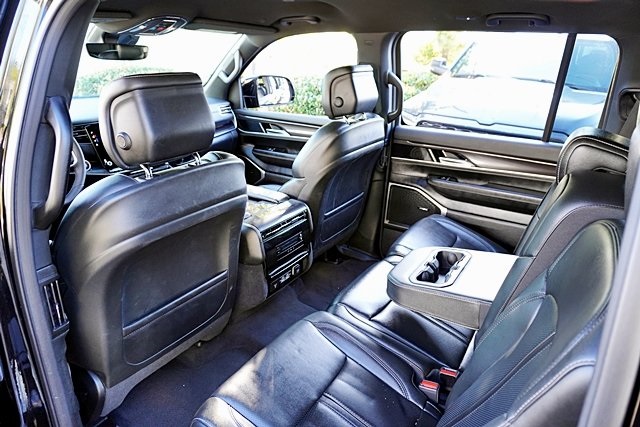 Used 2023 Black Jeep Base image 16