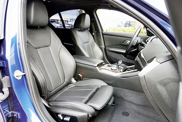 Used 2022 Blue BMW 330i image 12