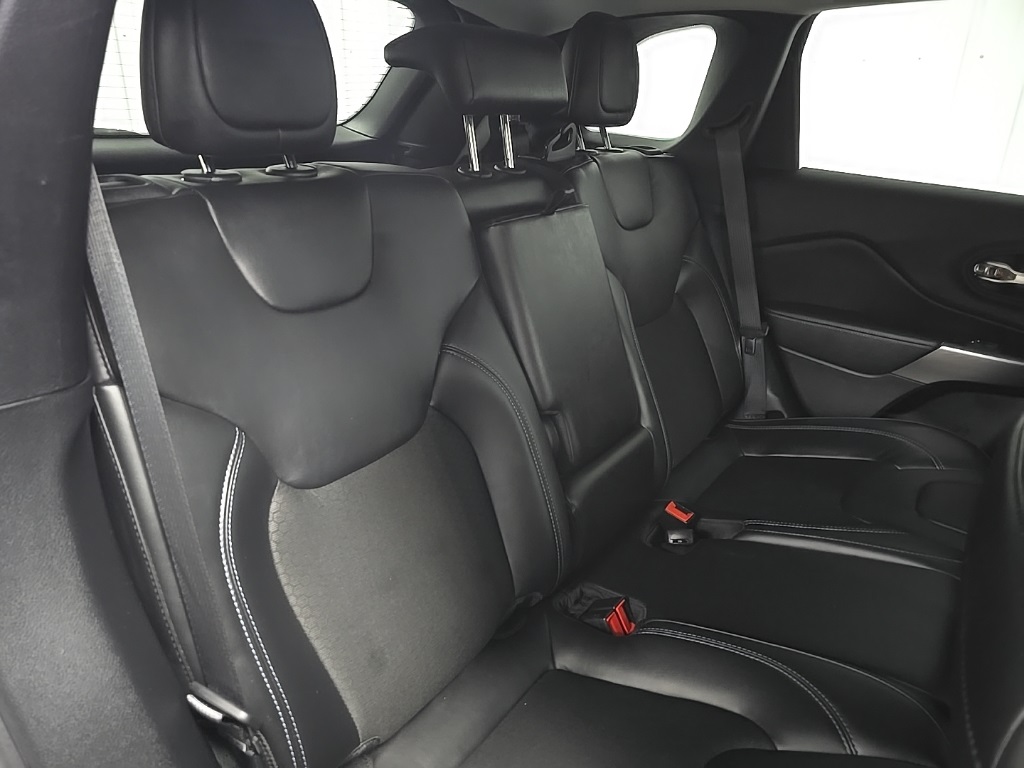 2020 Jeep Cherokee Latitude photo 15