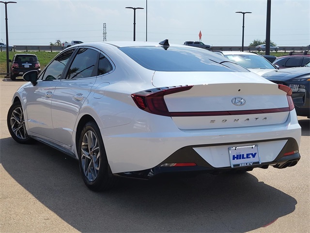 2022 Hyundai Sonata SEL photo 2