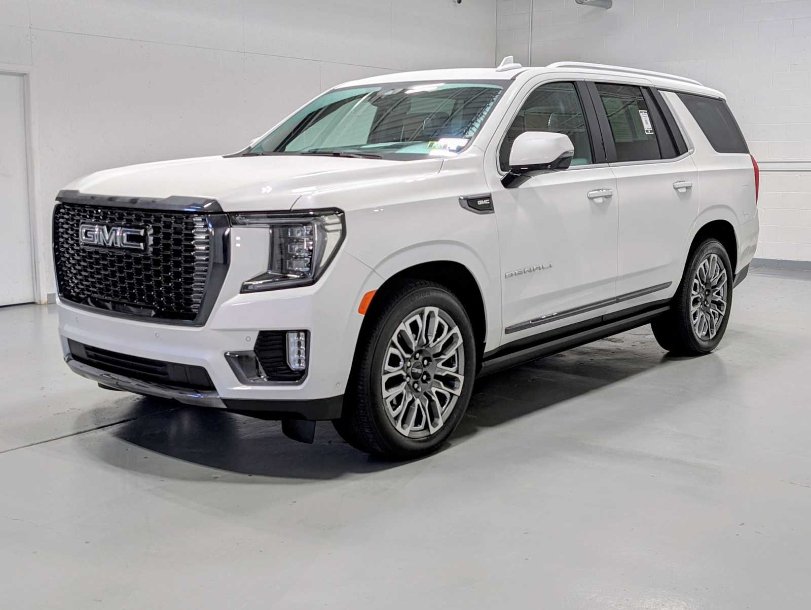 2024 GMC Yukon Denali Ultimate's photo