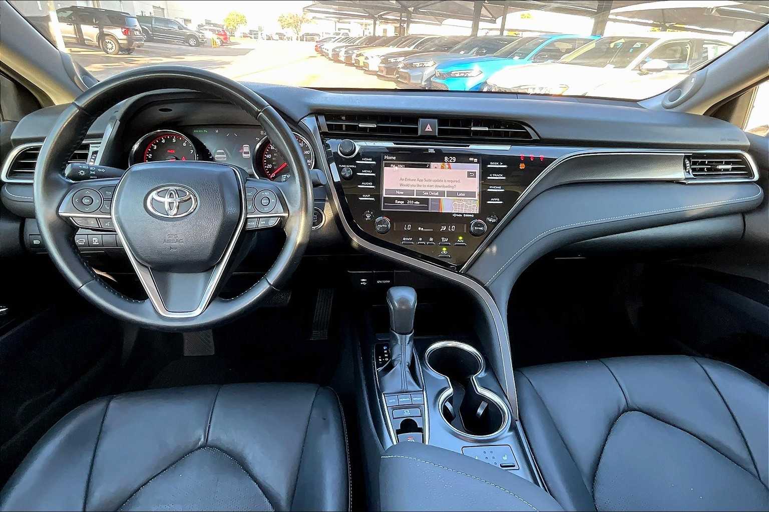 2019 Toyota Camry XLE V6 photo 13