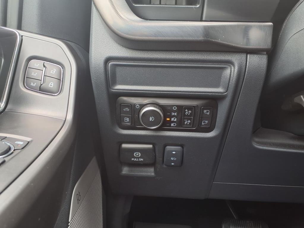 2025 Ford F-150 Lariat photo 13