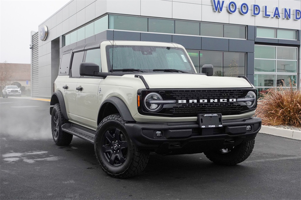2025 Ford Bronco 4-Door Outer Banks's photo
