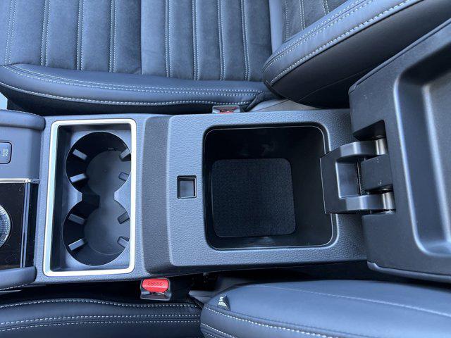 2025 Mitsubishi Outlander PHEV SE S-AWC photo 19