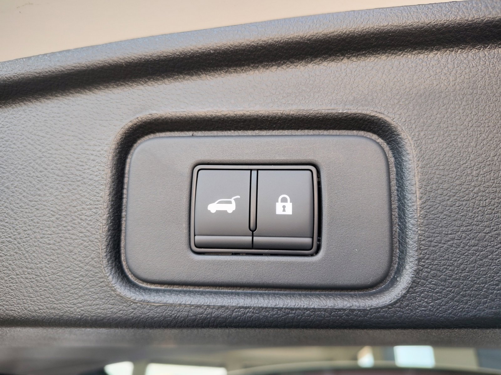 2025 Nissan Pathfinder SV photo 29