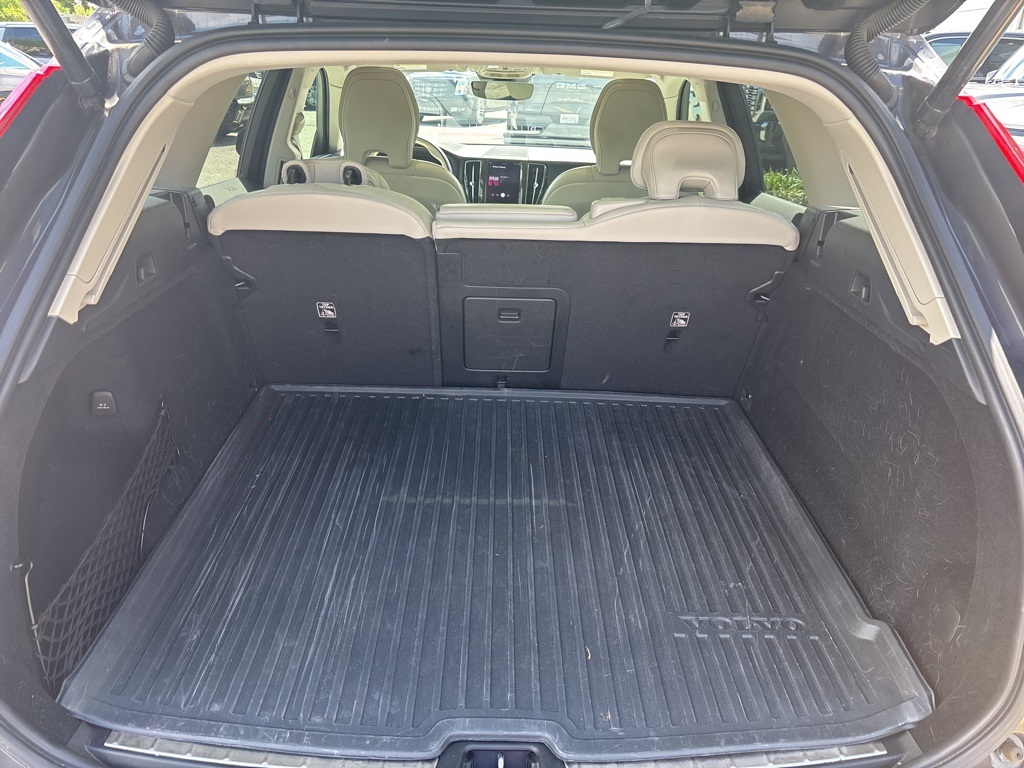 2022 Volvo XC60 B5 Inscription photo 47