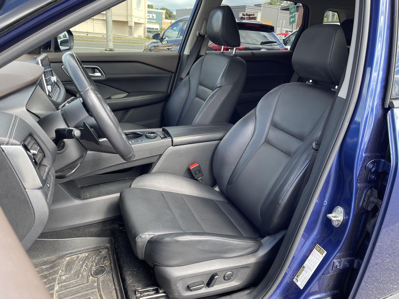 2021 Nissan Rogue SV photo 13