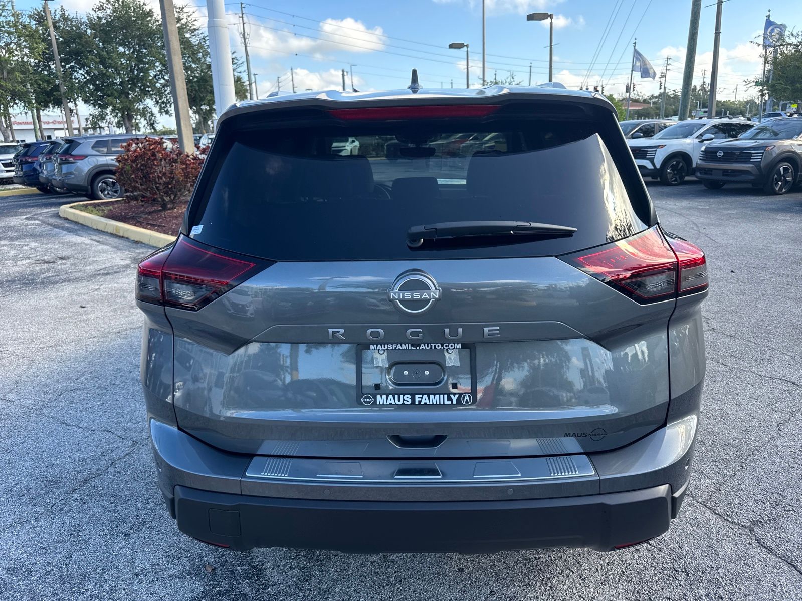 2026 Nissan Rogue SV photo 4
