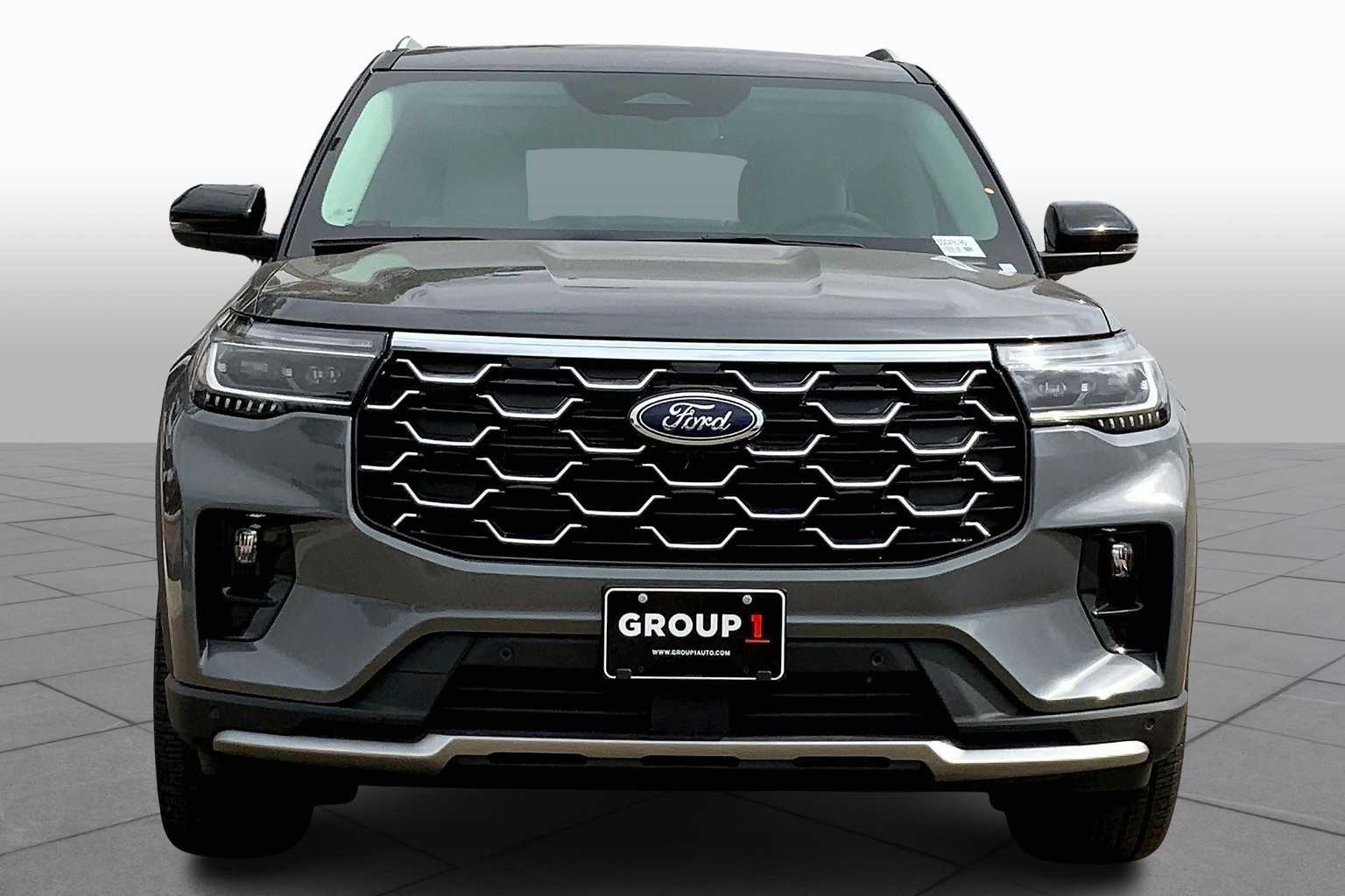 2025 Ford Explorer Platinum photo 3