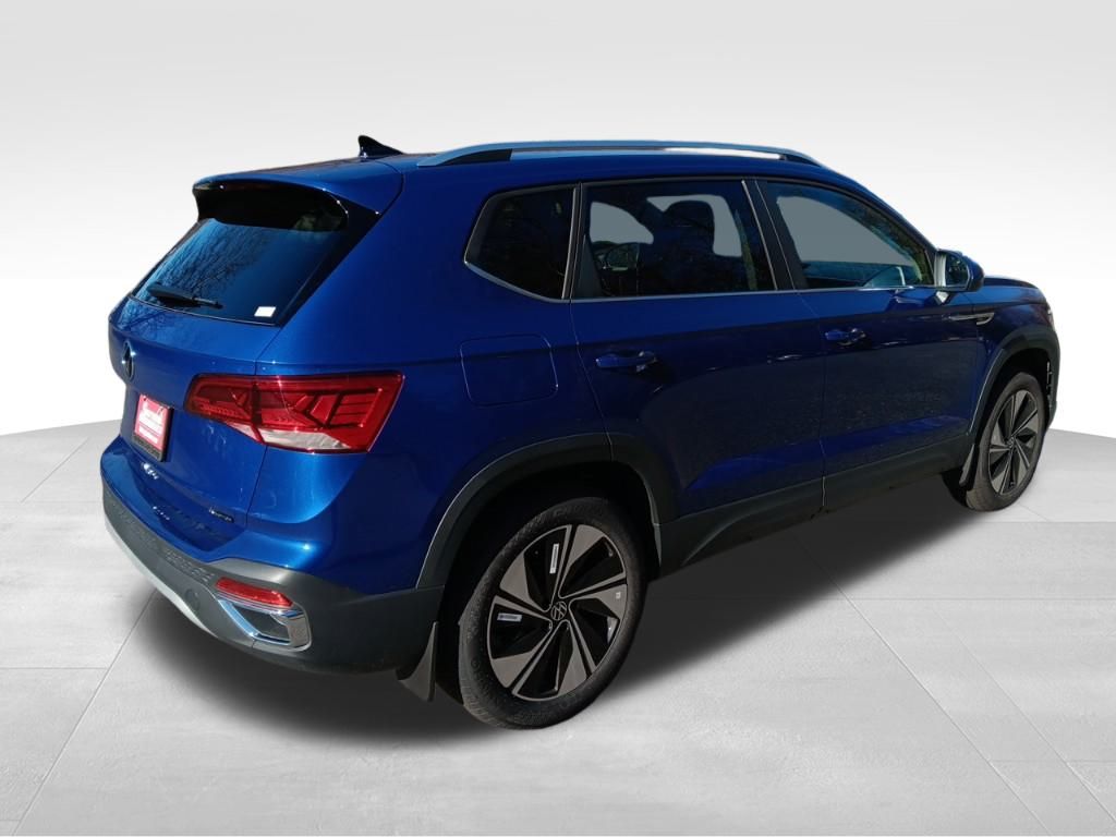 2024 Volkswagen Taos SE photo 4