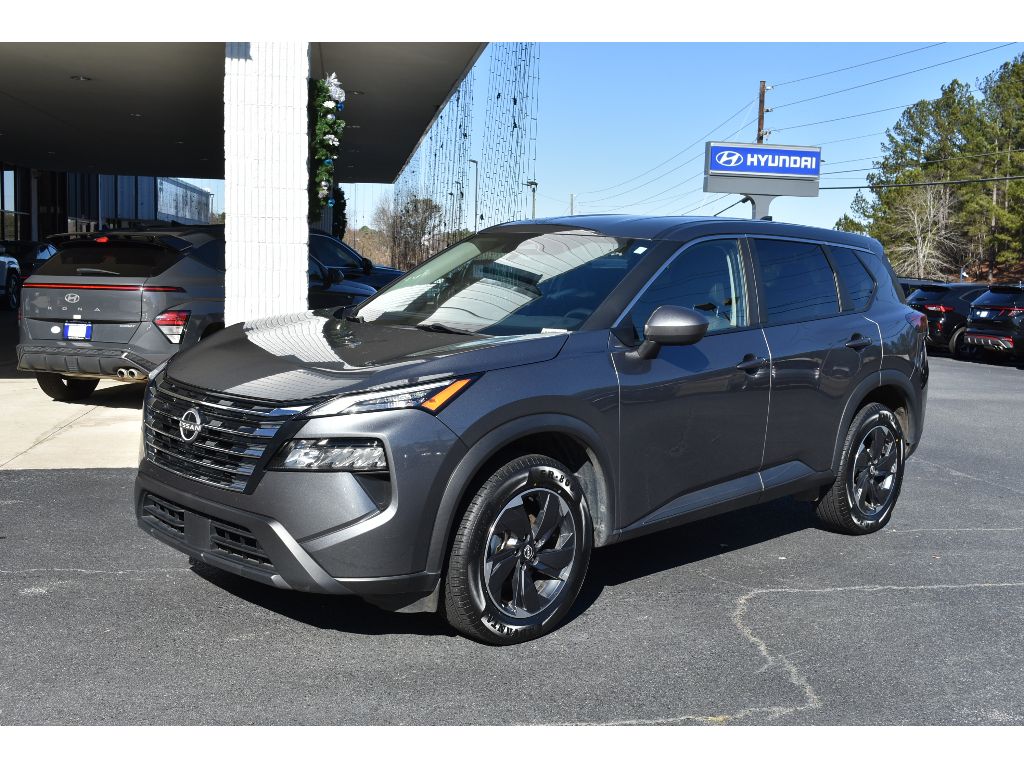 2024 Nissan Rogue SV's photo