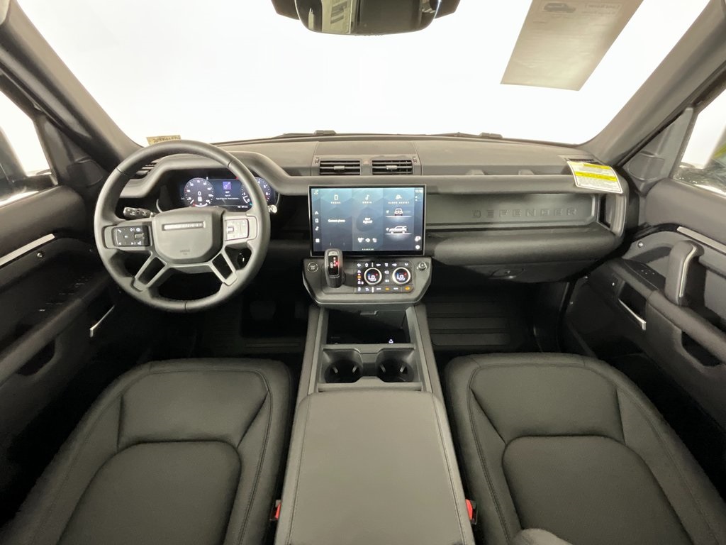 2026 Land Rover Defender 110 X-Dynamic SE photo 4