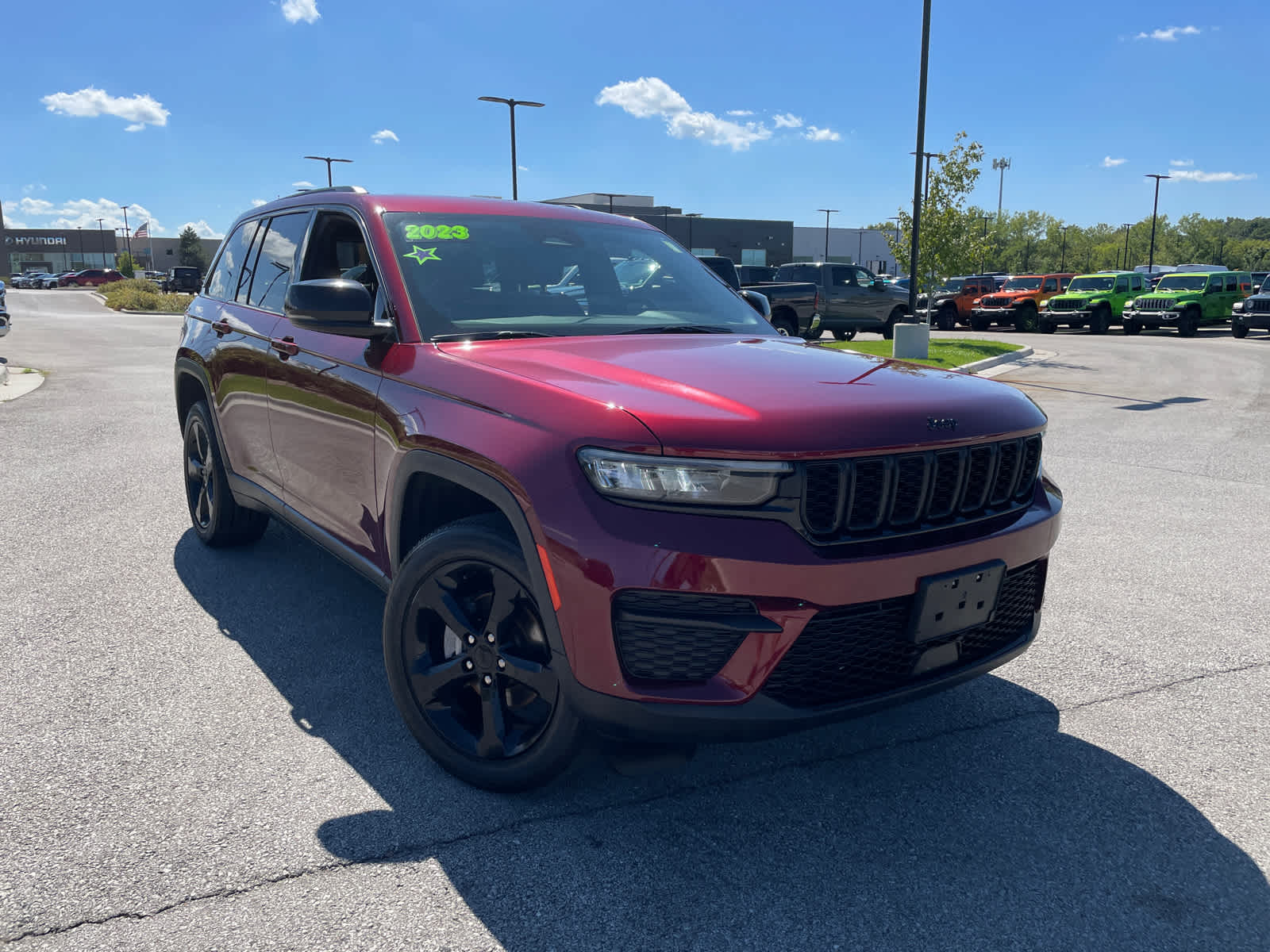 2023 Jeep Grand Cherokee Altitude photo 2