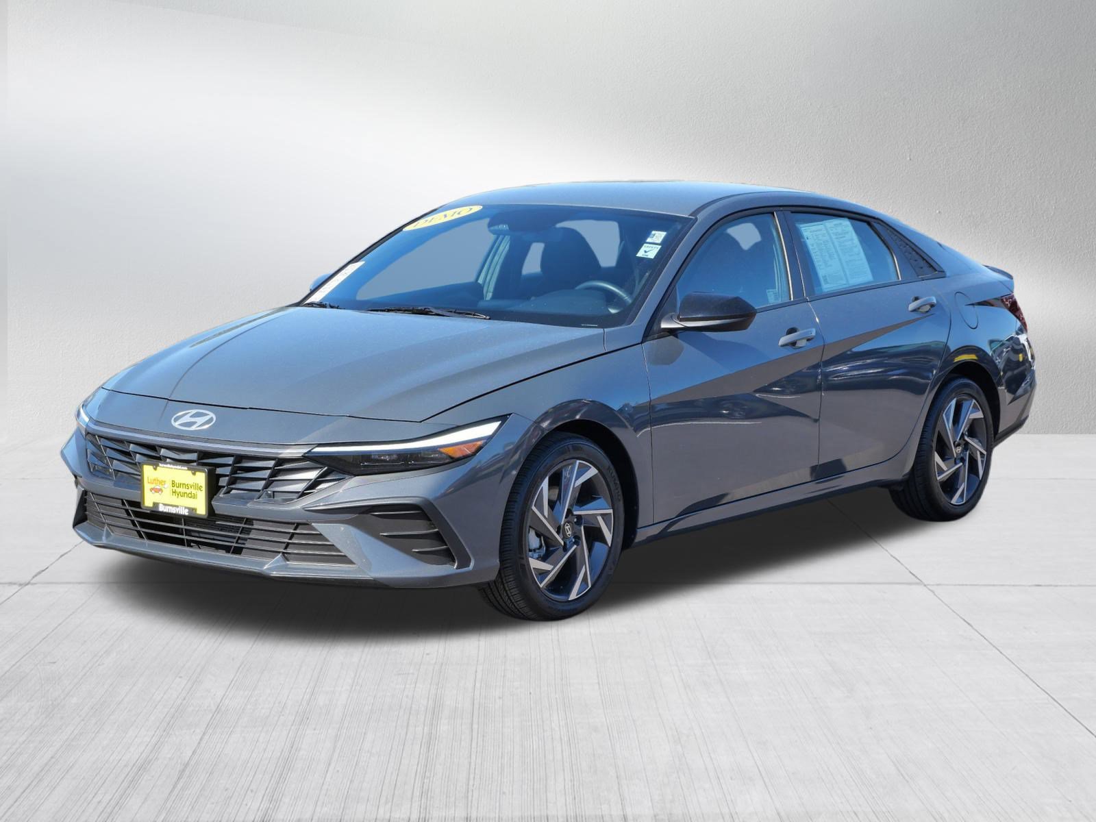 2025 Hyundai Elantra SEL Sport photo 3