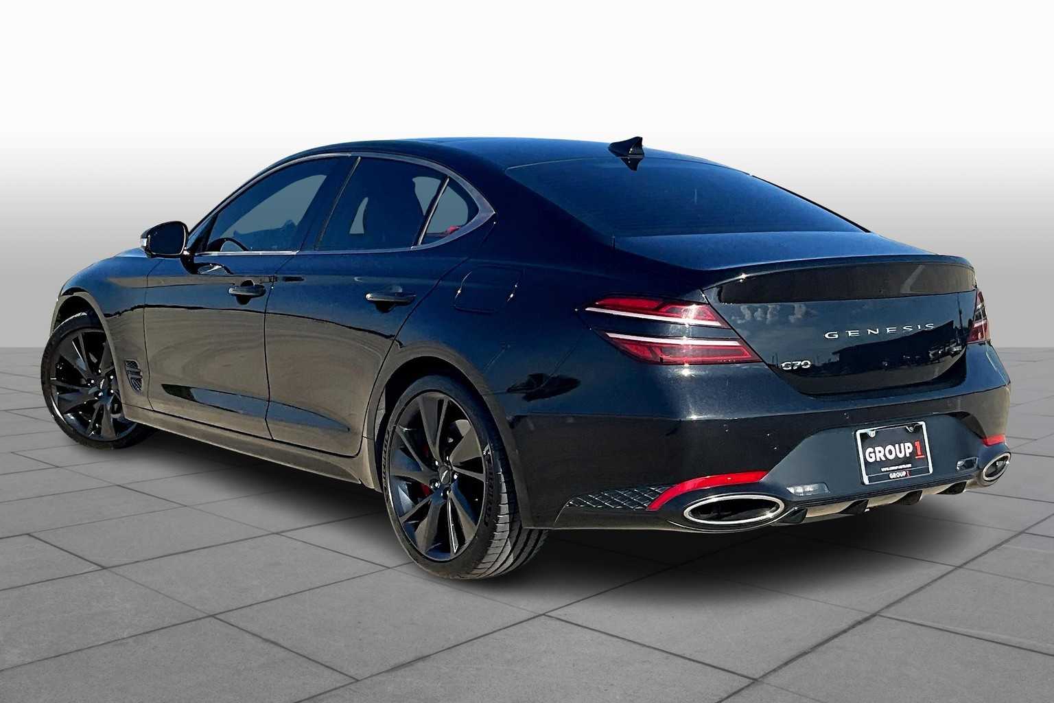 2022 Genesis G70 3.3T photo 10