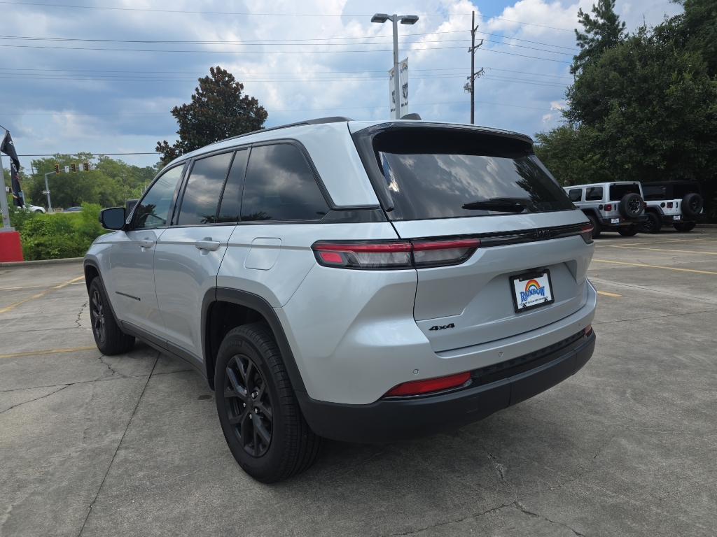2024 Jeep Grand Cherokee Altitude photo 4