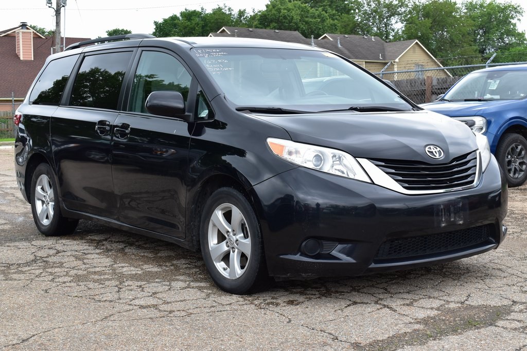 2016 Toyota Sienna L photo 3