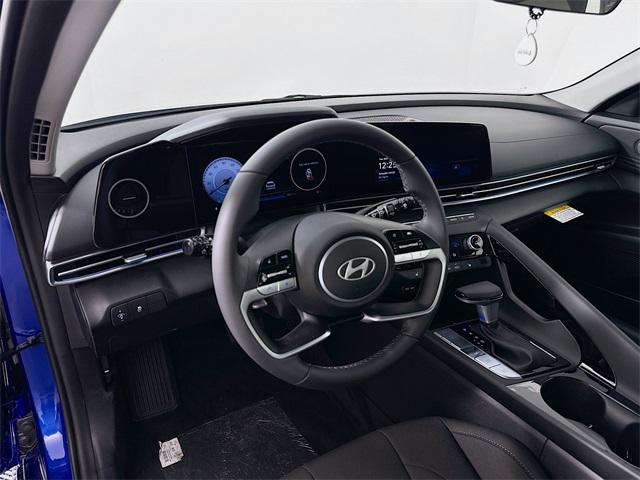 2025 Hyundai Elantra SEL Convenience photo 11