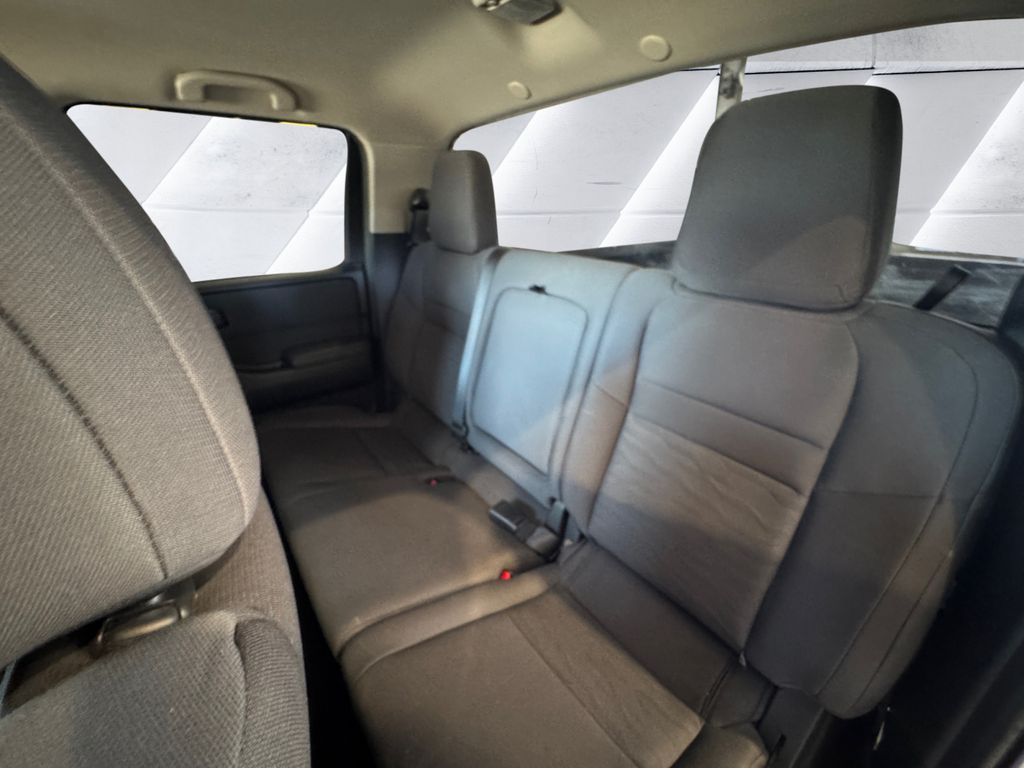 2022 Nissan Frontier S photo 18