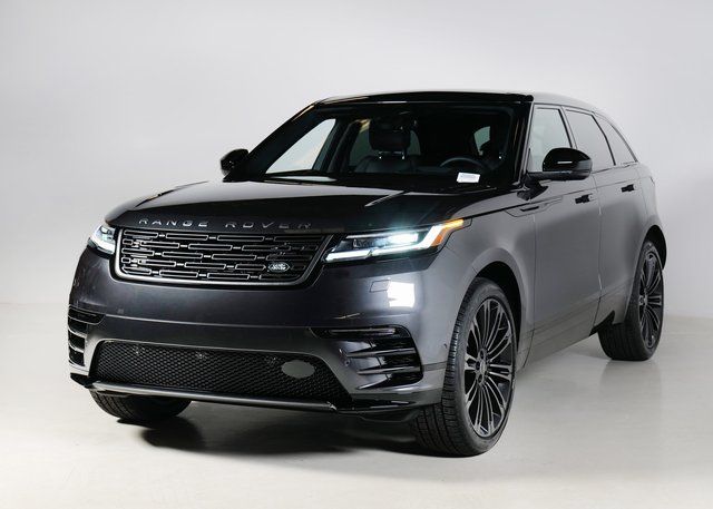 2026 Land Rover Range Rover Velar Dynamic SE's photo