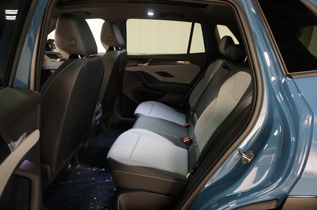 2025 Volkswagen Tiguan SE R-Line Black photo 10