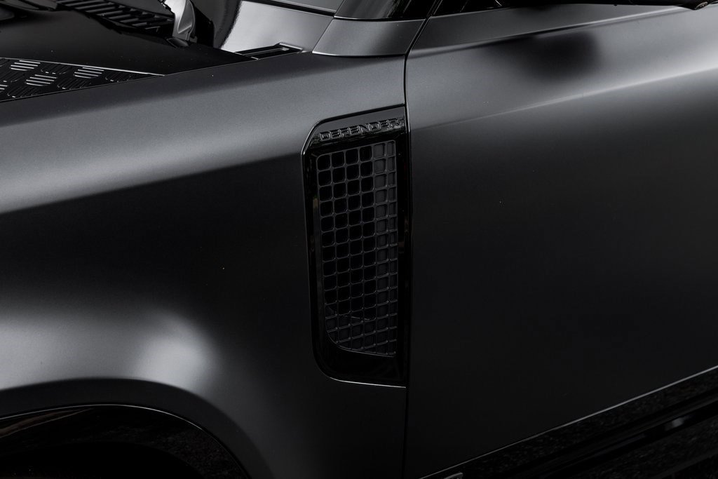 2024 Land Rover Defender Carpathian Edition photo 12