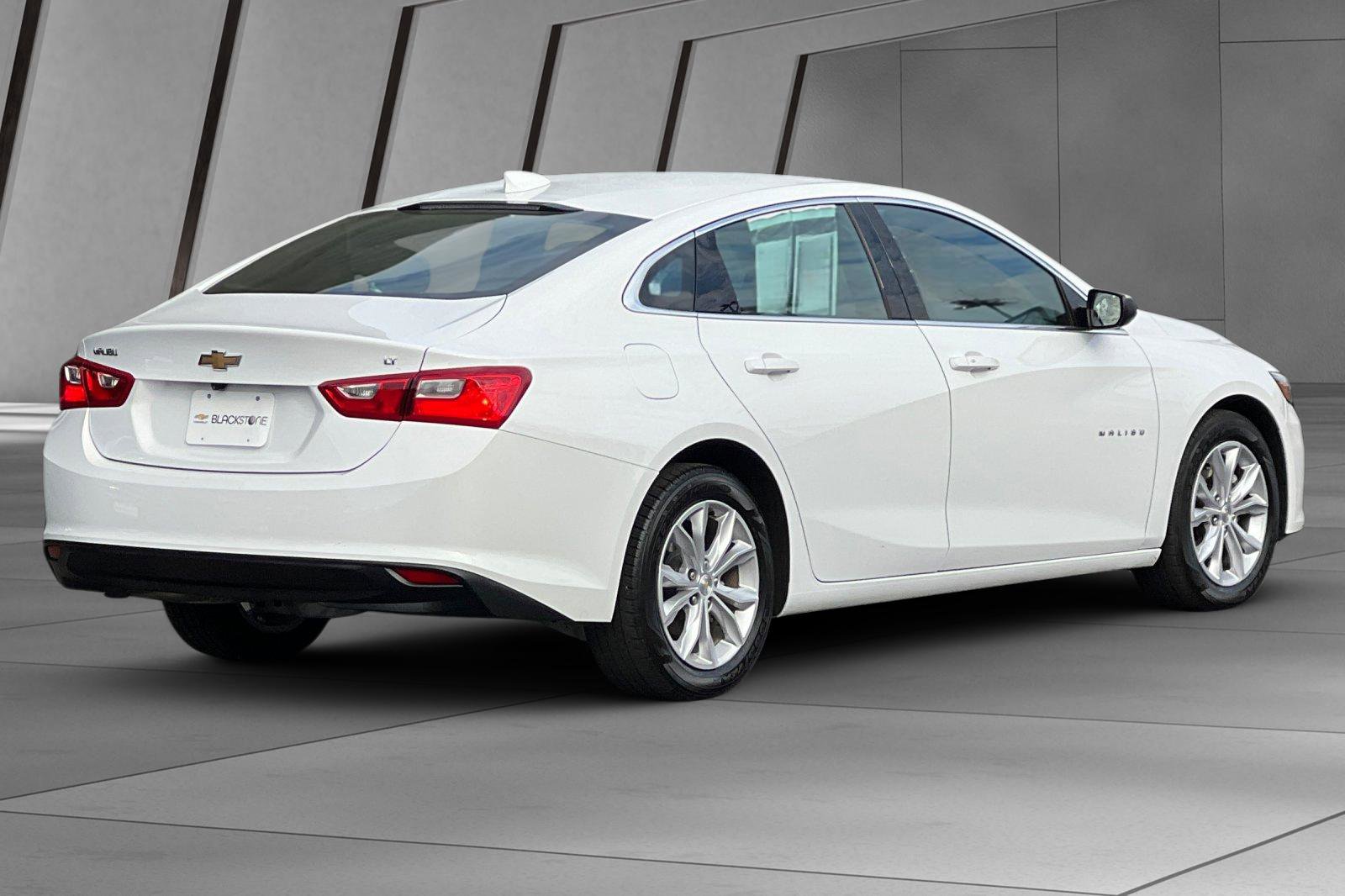 2023 Chevrolet Malibu 1LT photo 3