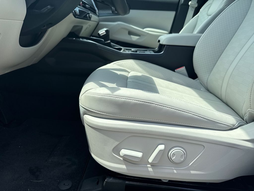 2025 Kia Sorento S photo 10