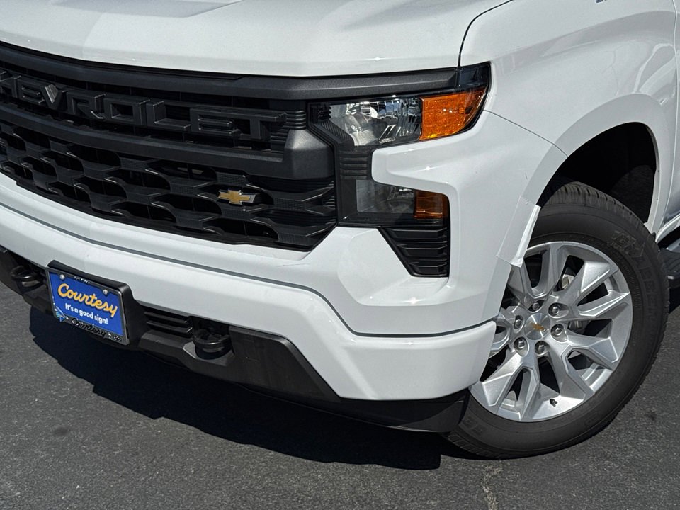 2026 Chevrolet Silverado 1500 Custom photo 2