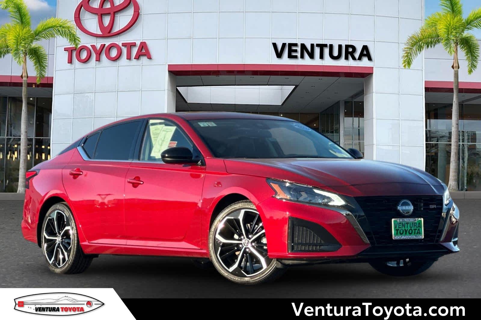 2025 Nissan Altima SR's photo