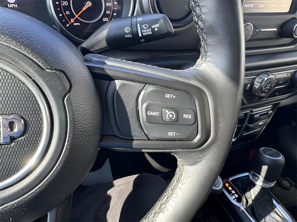 2021 Jeep Gladiator Willys photo 12