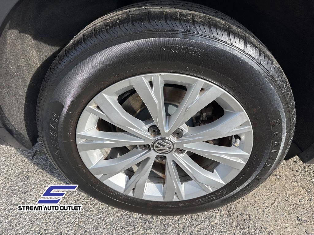 2019 Volkswagen Tiguan S photo 9
