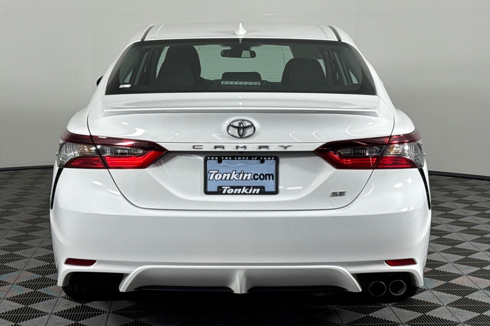2024 Toyota Camry SE photo 5