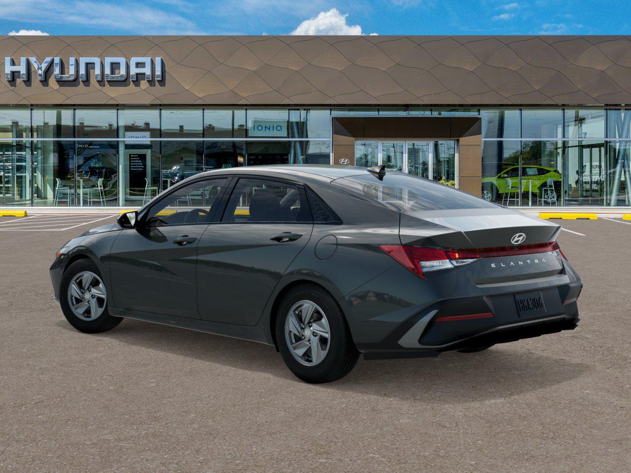 2025 Hyundai Elantra SE photo 4