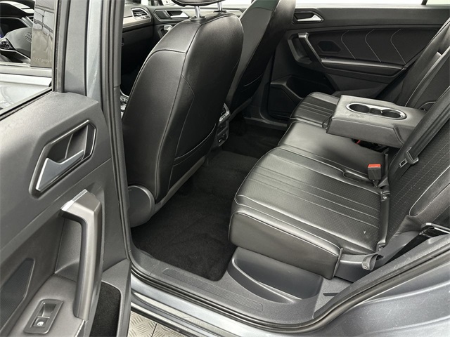2022 Volkswagen Tiguan SE R-Line Black photo 12