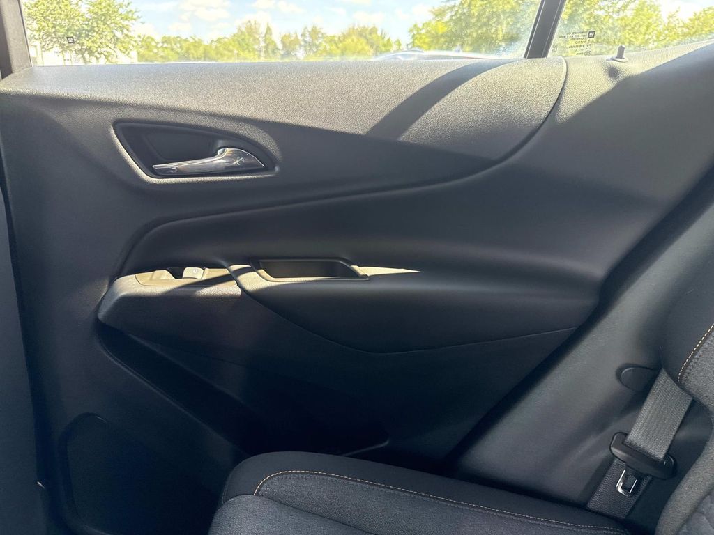 2021 Chevrolet Equinox LT photo 13