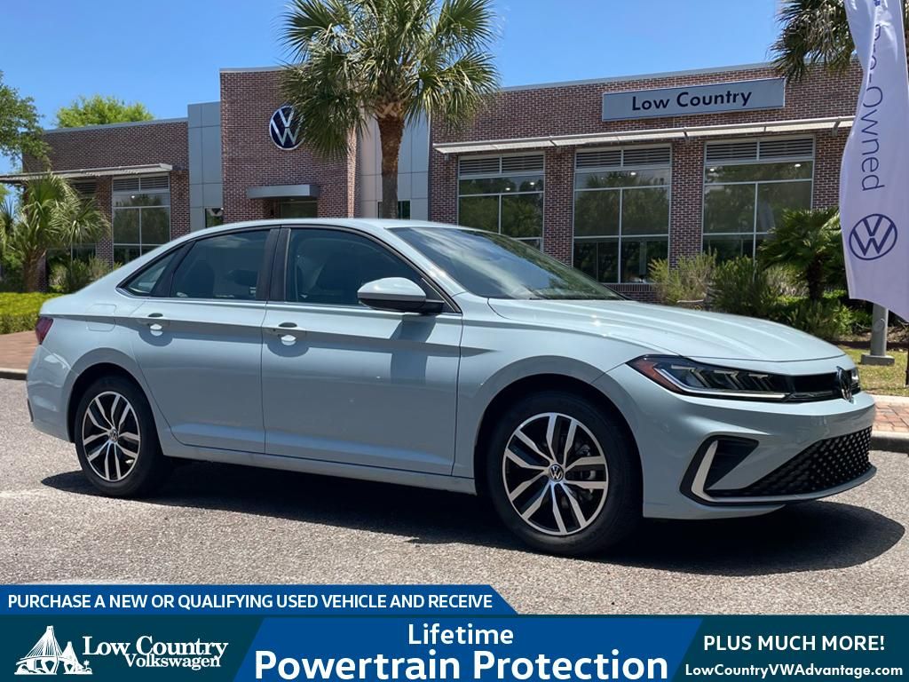 2025 Volkswagen Jetta SE's photo