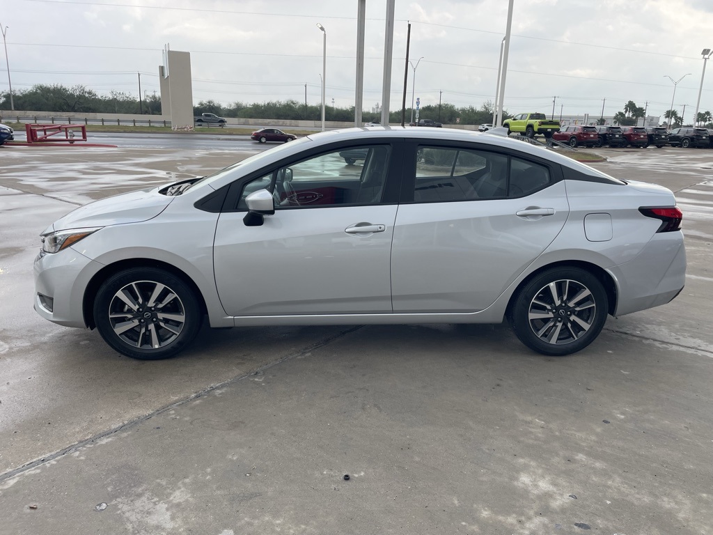 2025 Nissan Versa 1.6 SV photo 3