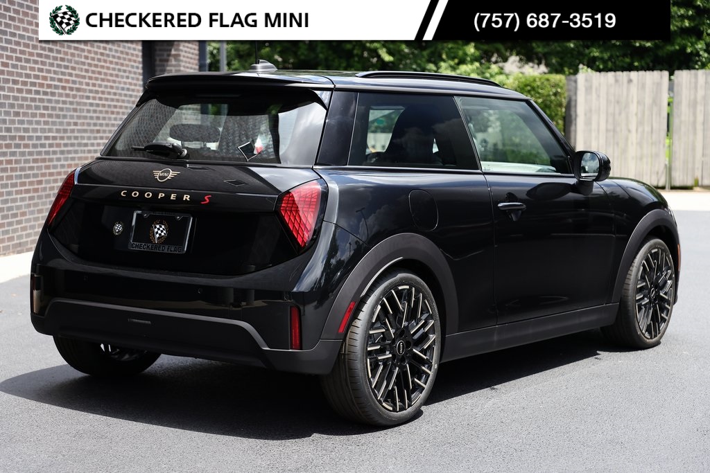 2025 Mini Cooper S Iconic photo 8