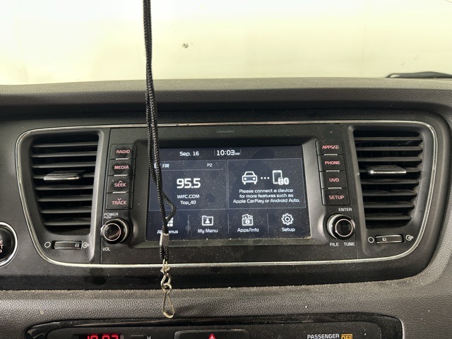 2017 Kia Sedona LX photo 5