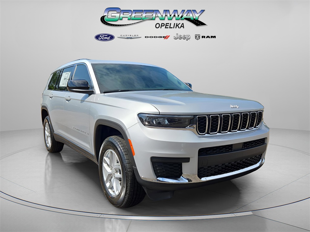 2025 Jeep Grand Cherokee L Laredo's photo