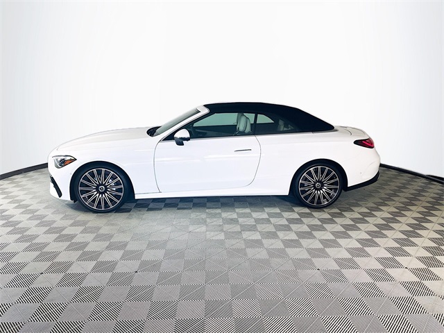 2026 Mercedes Benz CLE 300 4MATIC Cabriolet photo 4